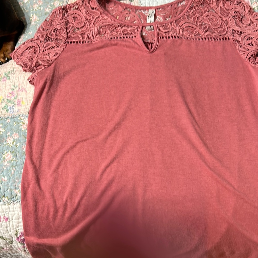 Brand new size lg mauve blouse